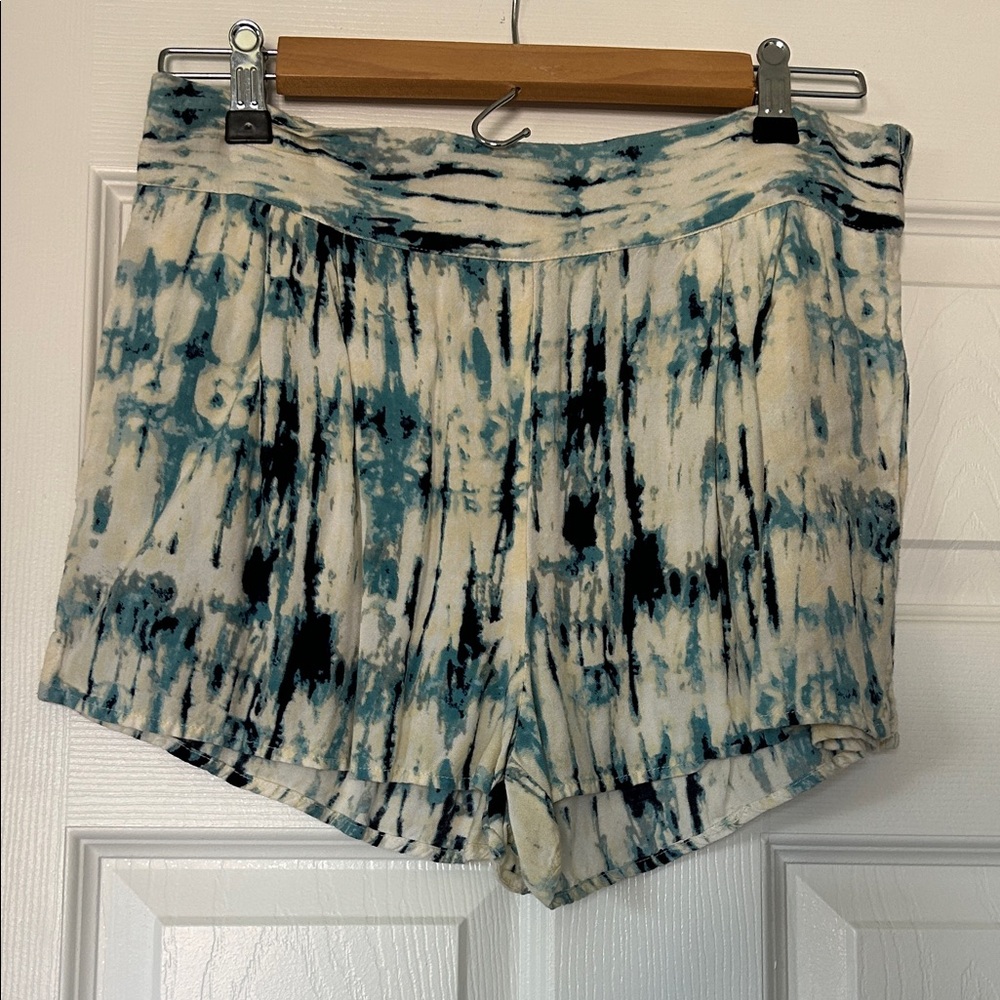 Stylish Tie-Dye Women's Shorts